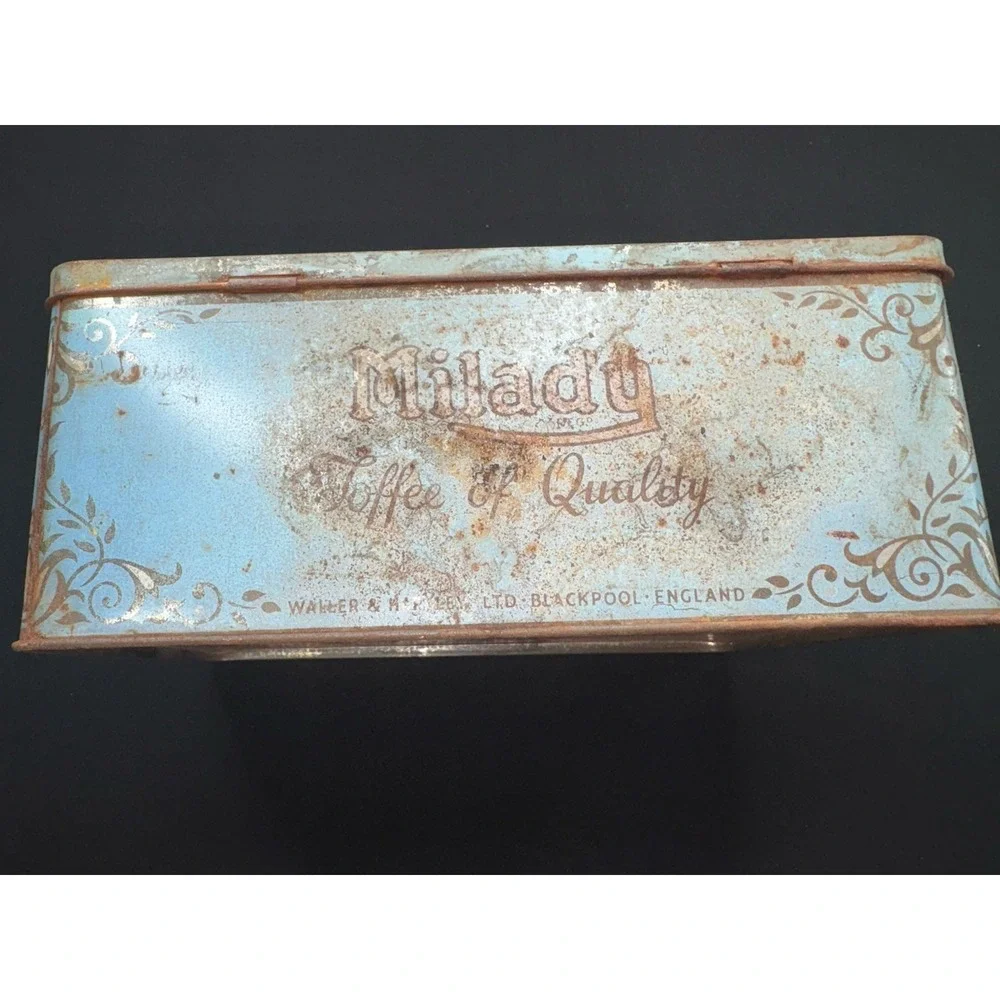 Vintage MILADY Toffee Tin Waller‎ & Hartley Ltd MADE in ENGLAND Hinged Lid 9.5x7